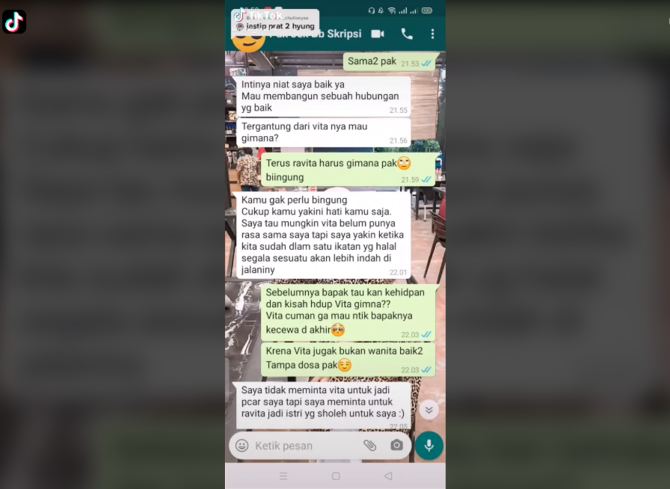 Dosen Pebimbing Lamar Mahasiswinya Via Chat